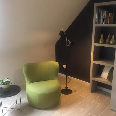 לינה וארוחת בוקר Wijndomein Zwaeneberg 4*